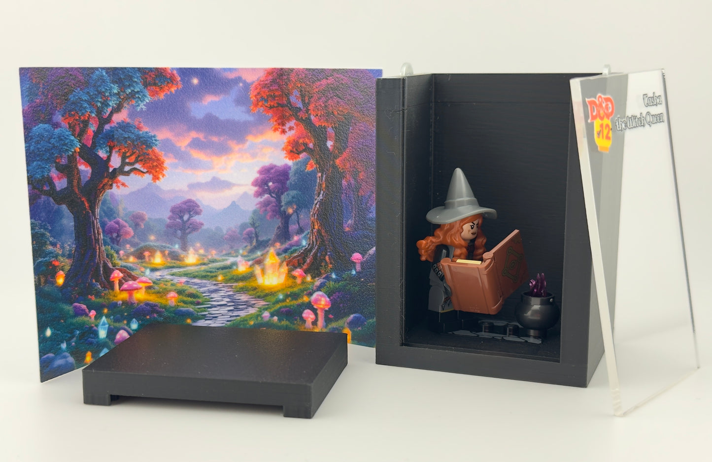 brickAtom™ Display – Dungeons, Dice & Destiny (Dungeons and Dragons Series) 🐉🎲