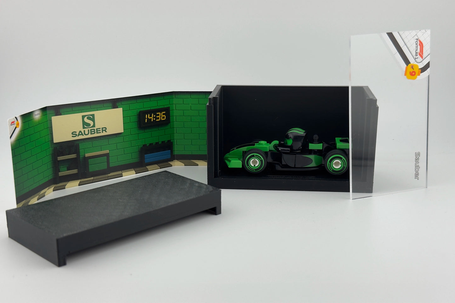 brickAtom™ Display – Formula Speed & Pit Lane Precision (LEGO® F1 Series) 🏎️🏁